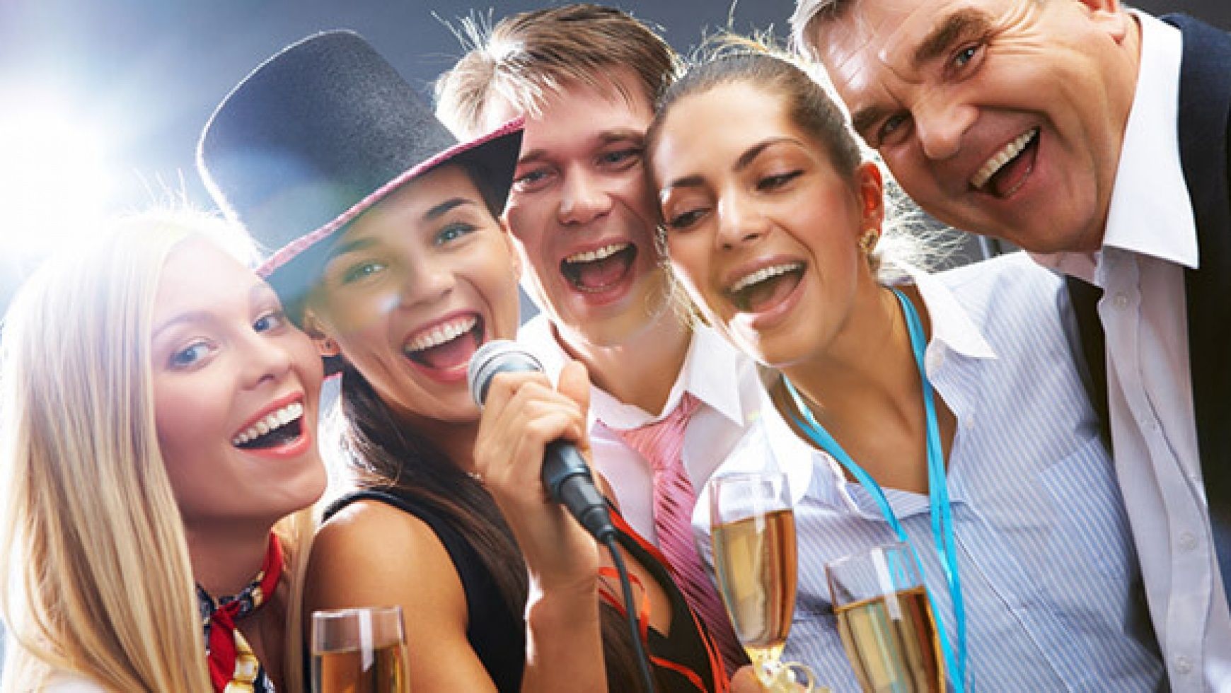 Juegos y actividades divertidas para tu cena de empresa